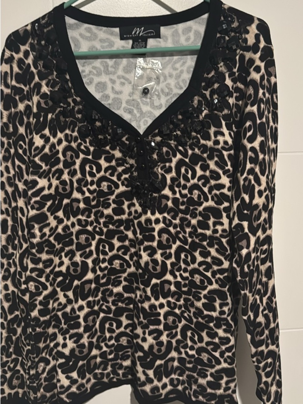 Midnight Velvet Black and Cream Leopard-Print Long Sleeve Top